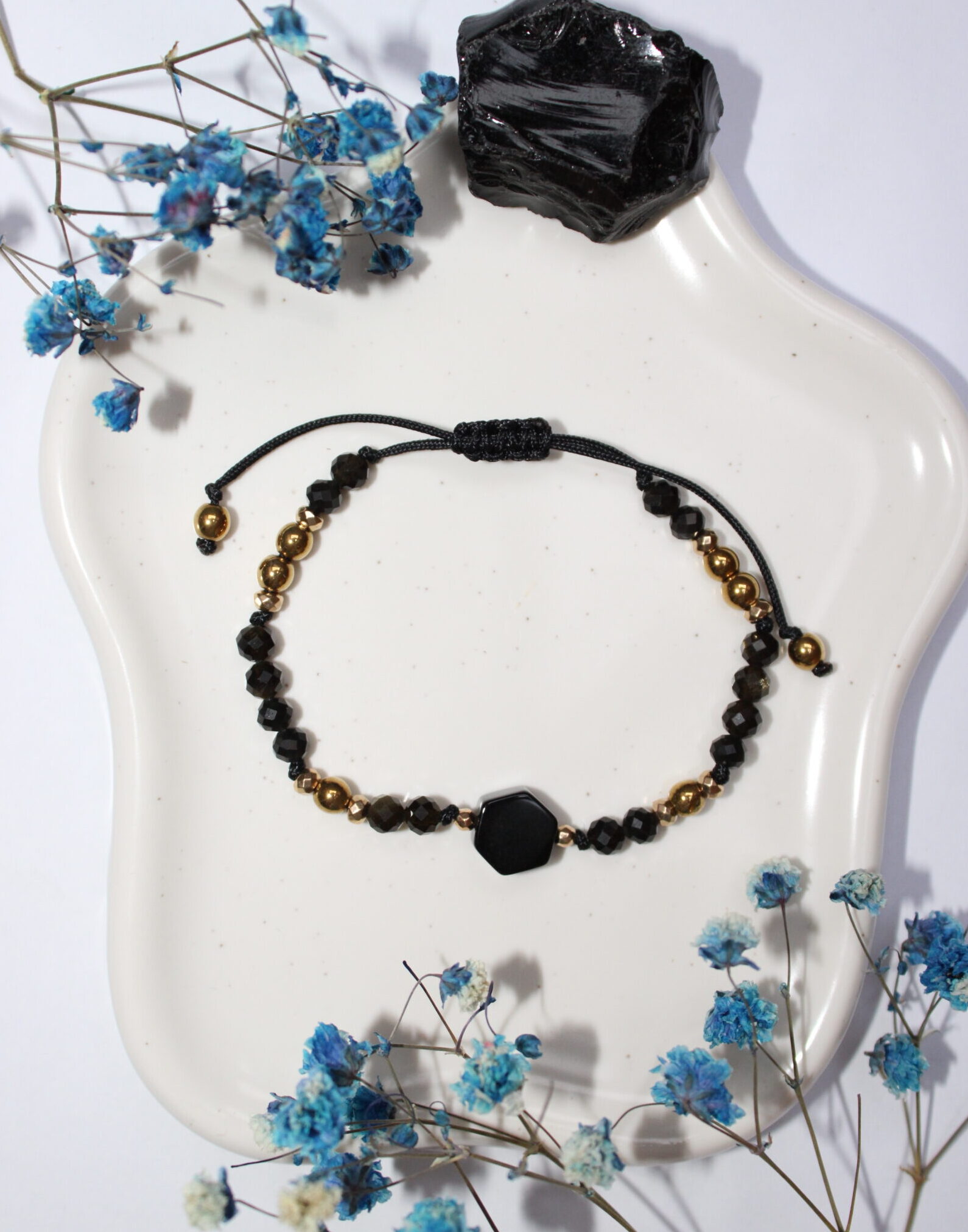 Złota Tarcza Kobiecej Mocy - kobieca energia i ochrona